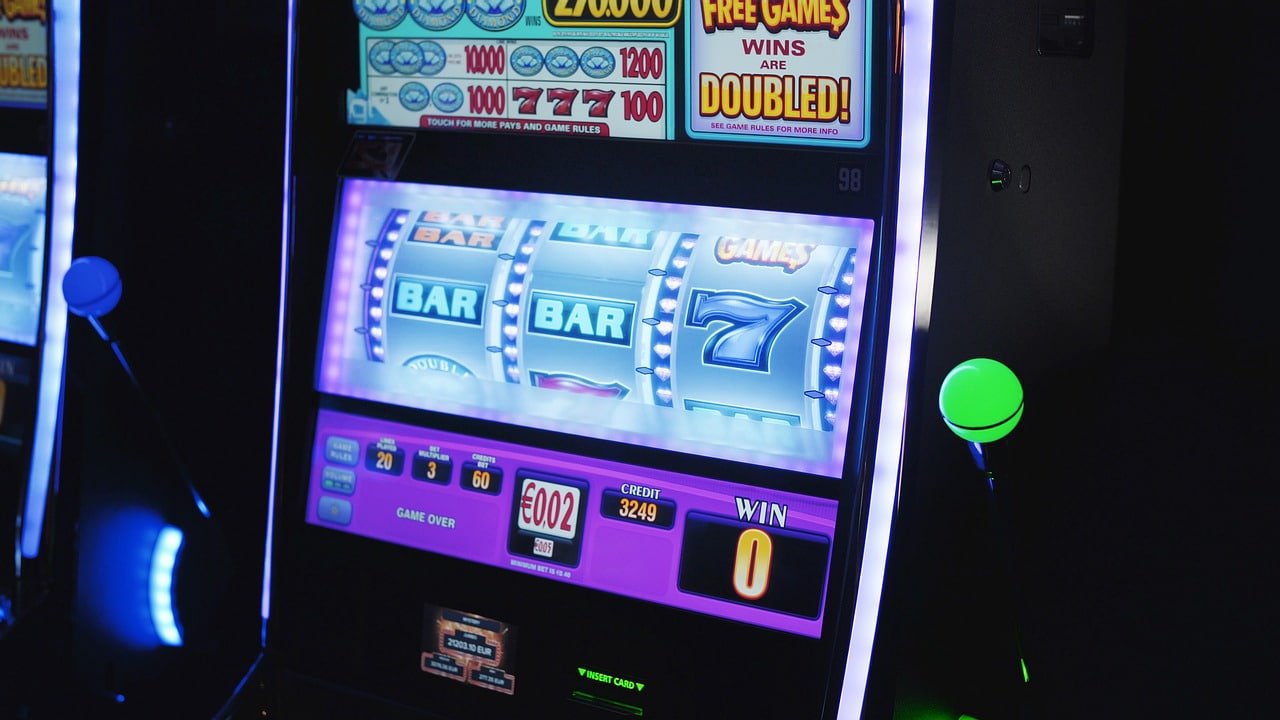 Responsive PP Live Casino layout on 6777 app for adult players